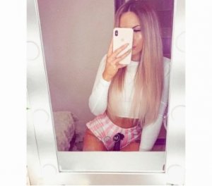 Malena escorts services in Tynemouth